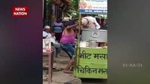 Viral video: होमगार्ड ने फ्री बिरयानी खाने के लिए ठेले वाले की जमकर की पिटाई, देखें वीडियो