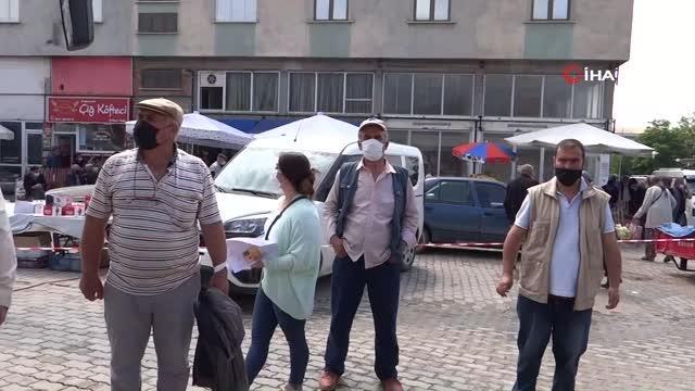 Kan vermek için uzun kuyruklar oluşturdular