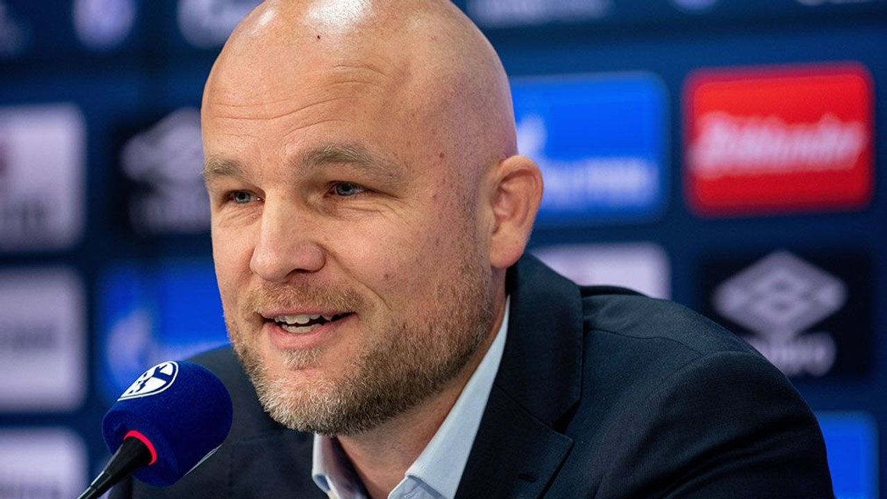 'Hart arbeiten und weniger reden': Schröders Antrittsrede auf Schalke