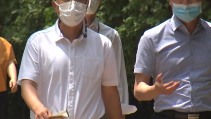 백신 접종자 '실외 노마스크' 허용 첫날 "아직은..." / YTN