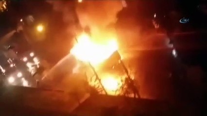 Diyarbakır’da molotof atılan otobüs alev topuna döndü