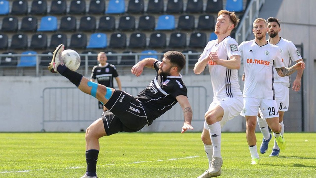 Homburg punktet munter weiter, Frankfurts Alawie fehlen Zentimeter