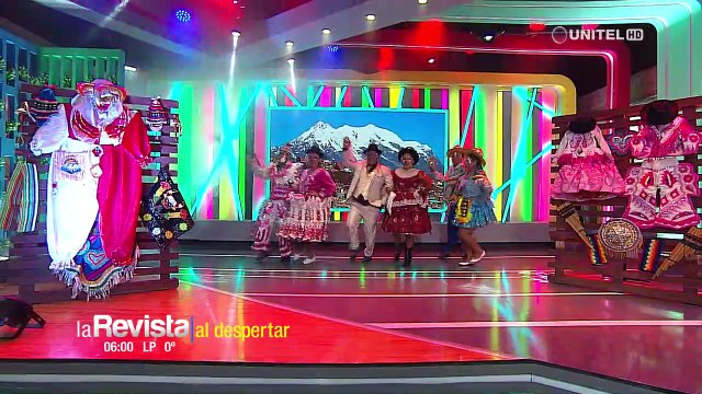 Santa Cruz adorna su escenario y celebra el mes aniversario de La Paz