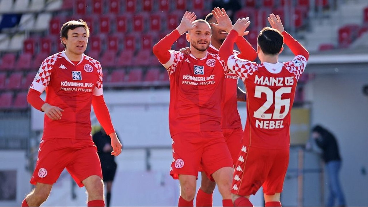 Unter Svenssons Augen: Mainzer U 23 mit Big Points gegen Alzenau