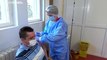 Romániában a lejárt koronavírus elleni oltóanyagokat vizsgálják