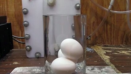 Sıvı azotun içerisine yumurta kırılırsa ne olur?