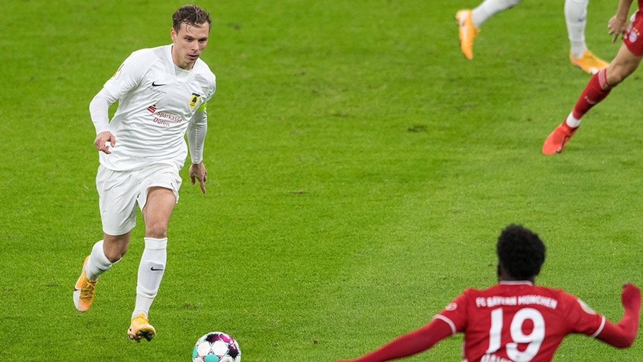 Regionalliga, Bayern-Duell und ein 'Ernie und Bert'-Paket: Düren-Kapitän Simon im Interview