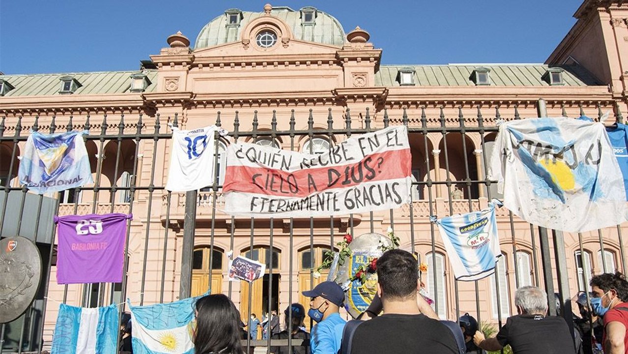 Trauer in Buenos Aires und Neapel - Maradona findet seine letzte Ruhestätte