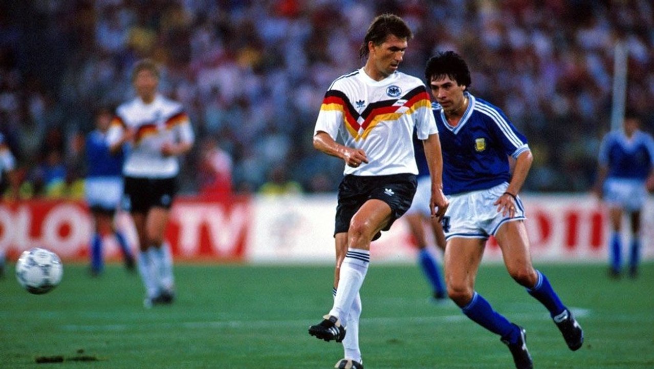 Augenthaler: 'Beckenbauer hat uns immer stark geredet'
