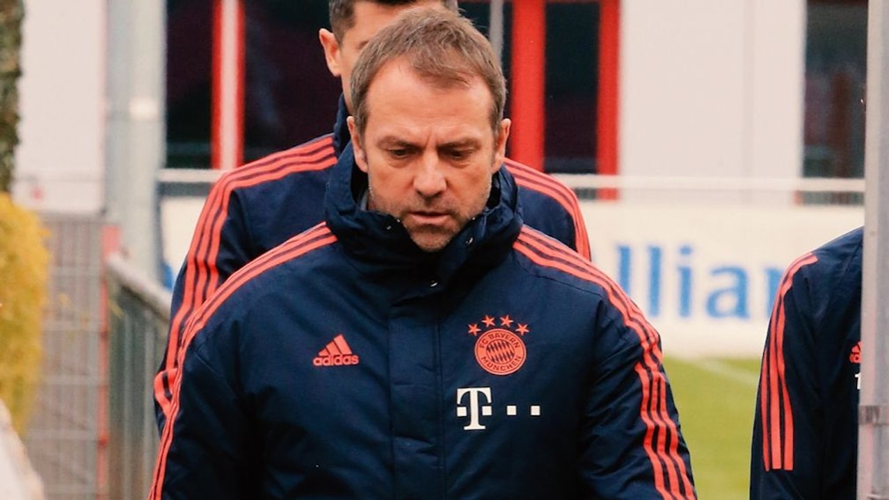 Geburtstagsständchen für Flick - Bayern hebt ab nach London