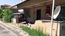 İSTANBUL - Ümraniye'de bahçe duvarına çarptıktan sonra otomobiliyle kaçan sürücü, 3 araca çarparak durabildi