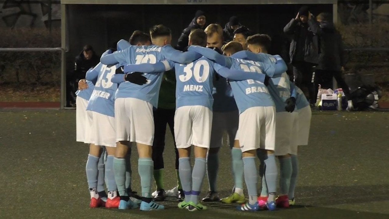 Viktoria zittert sich gegen Staaken ins Halbfinale!