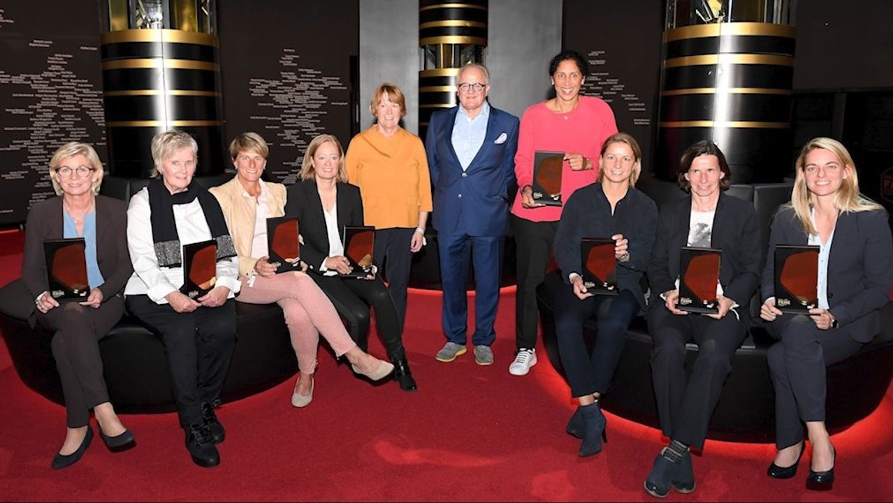 Gesichter deutscher Fußballgeschichte - Jones, Künzer & Co. in Hall of Fame aufgenommen