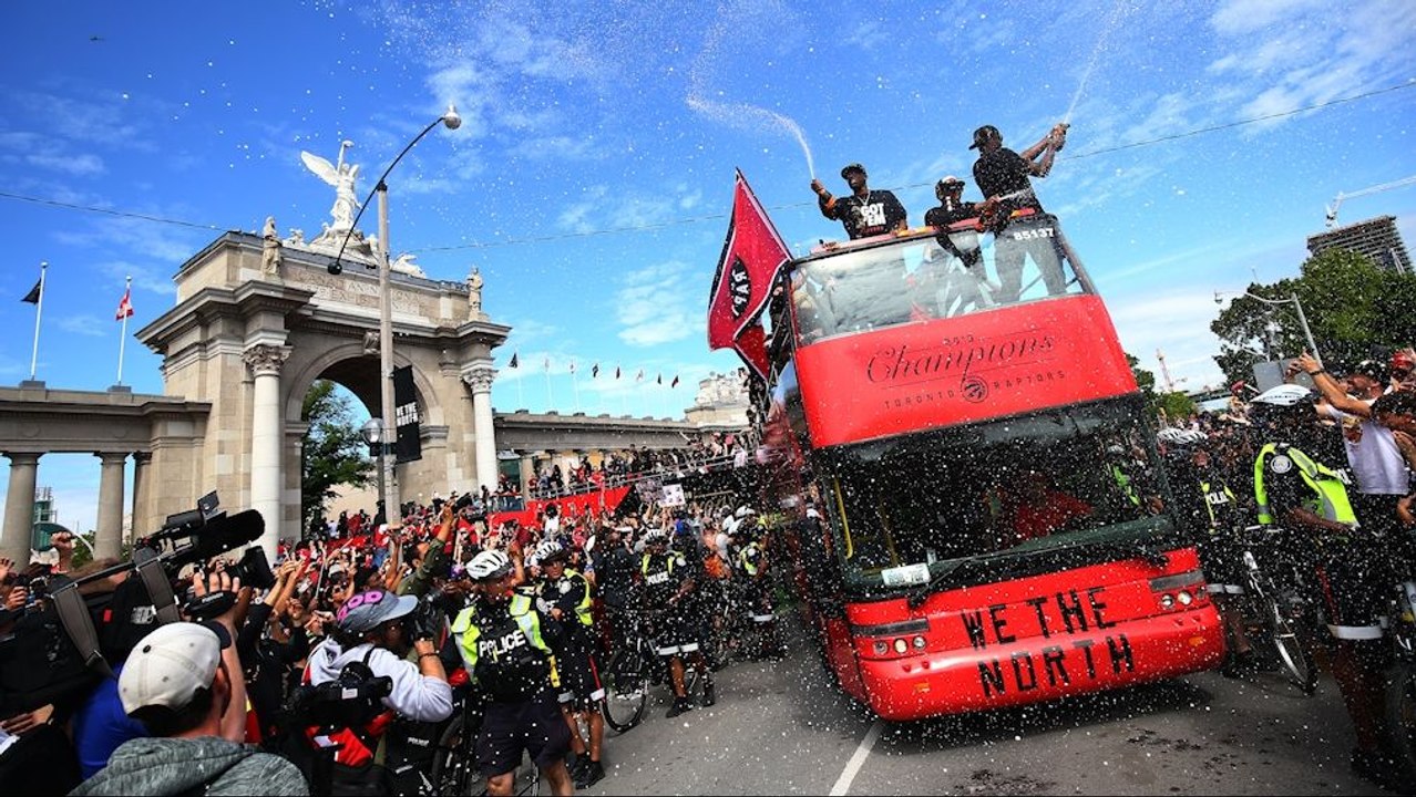 Toronto feiert NBA-Geschichte - und Kawhi 'seine' Lache