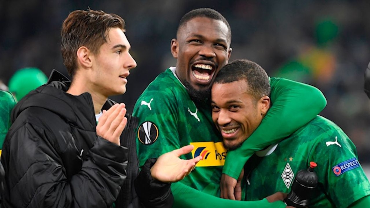 Gladbach feiert Last-Minute-Sieg: Gänsehaut und kaputte Stimmbänder