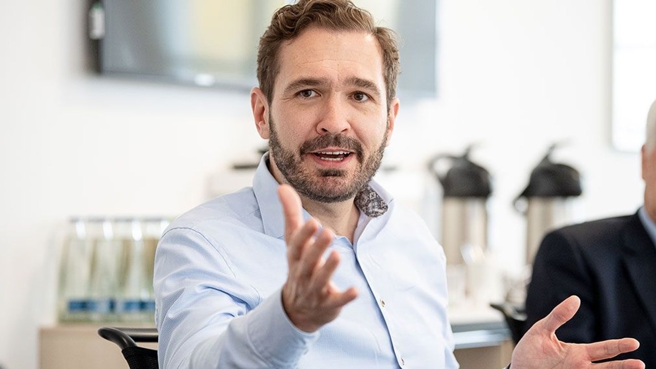 Curtius zu Gast beim kicker: 'Klare Zeichen' setzen gegen Gewalt auf dem Sportplatz