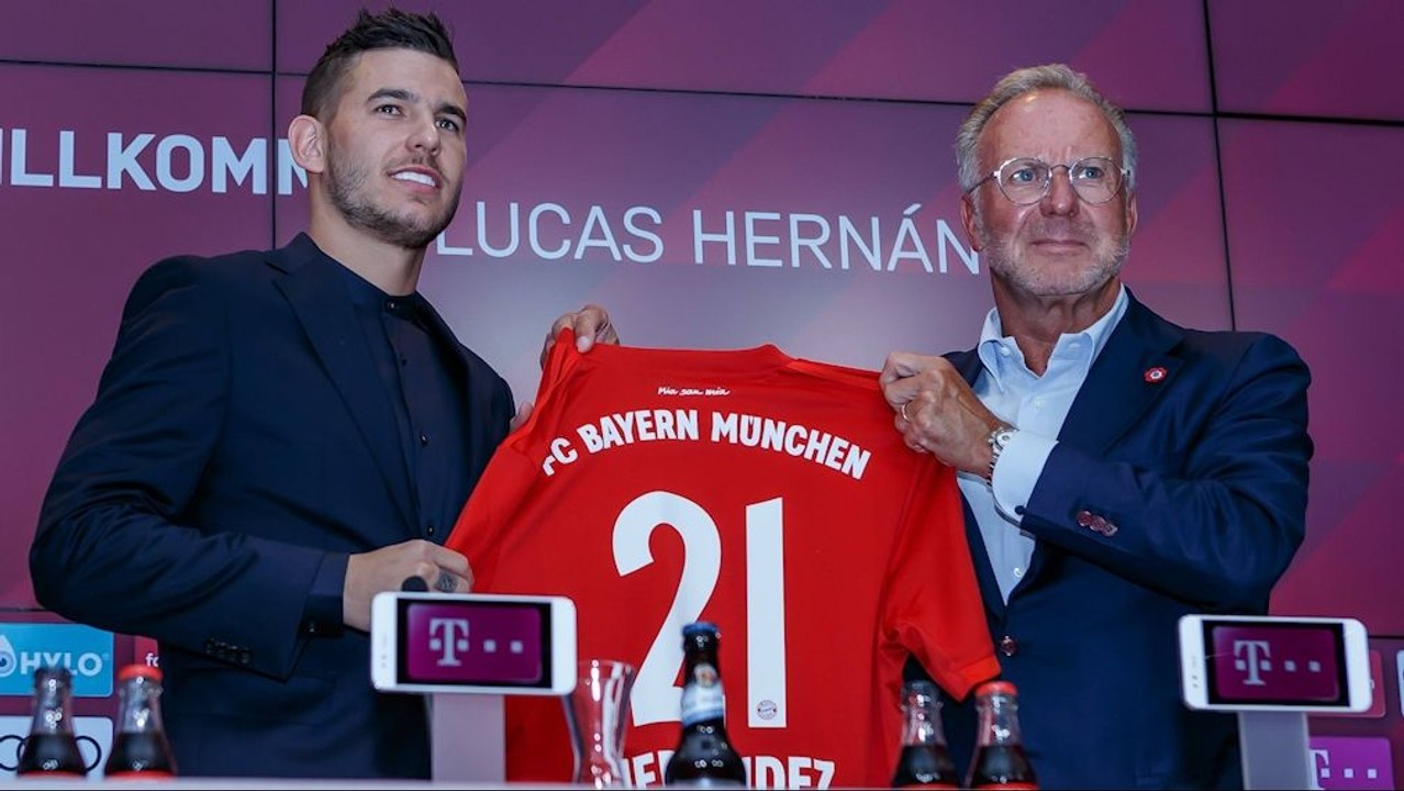 Bayern-Boss Rummenigge in Redelaune bei Hernandez-PK