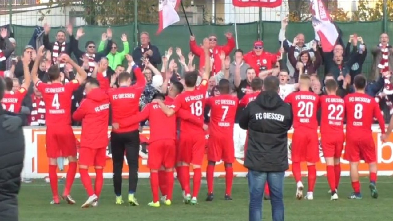 Vor 1400 Zuschauern: Gießen bejubelt Herbstmeisterschaft