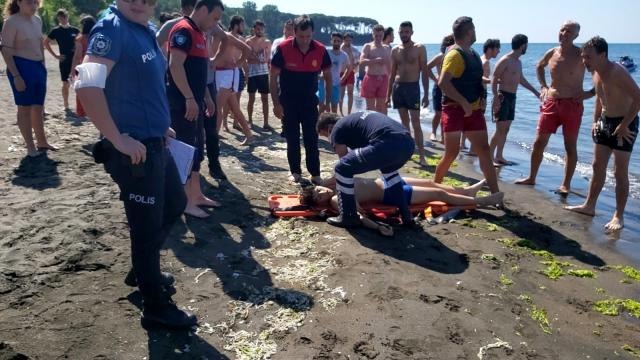 Akıntıya kapılan genç boğulma tehlikesi geçirdi