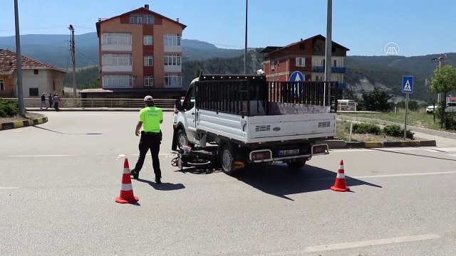 KARABÜK - Kamyonetle çarpışan motosikletin sürücüsü ağır yaralandı