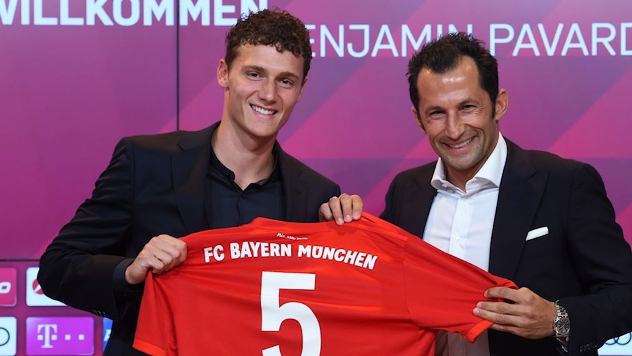 FC Bayern - Pavard und das große Warten auf den Dominostein