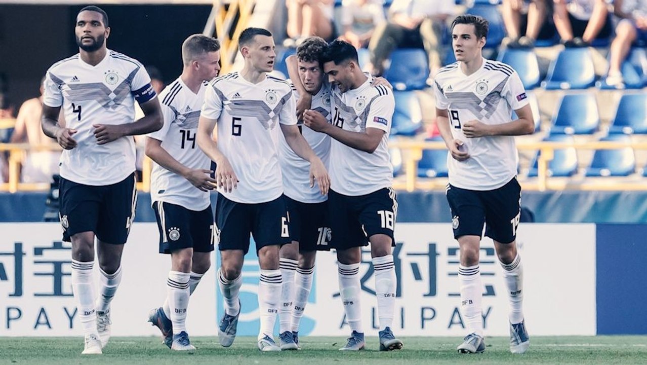 'Überheblichkeit', Ansprache und eine Kabinenparty mit kleineren Schäden