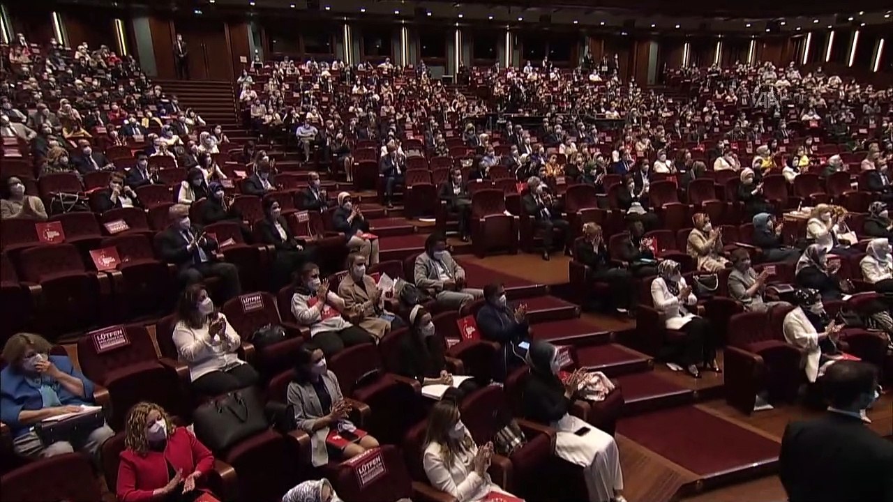 ANKARA - Cumhurbaşkanı Erdoğan: 'Kadına yönelik şiddetle mücadele, annemizin, eşimizin, kızımızın hakkını, hukukunu, onurunu korumanın da mücadelesidir'