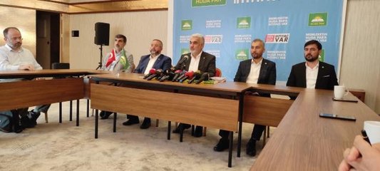 HÜDA PAR Genel Başkanı Yapıcıoğlu basın mensuplarıyla bir araya geldi