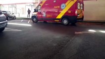 Homem de 54 anos fica ferido ao sofrer queda em mercado na Avenida Brasil