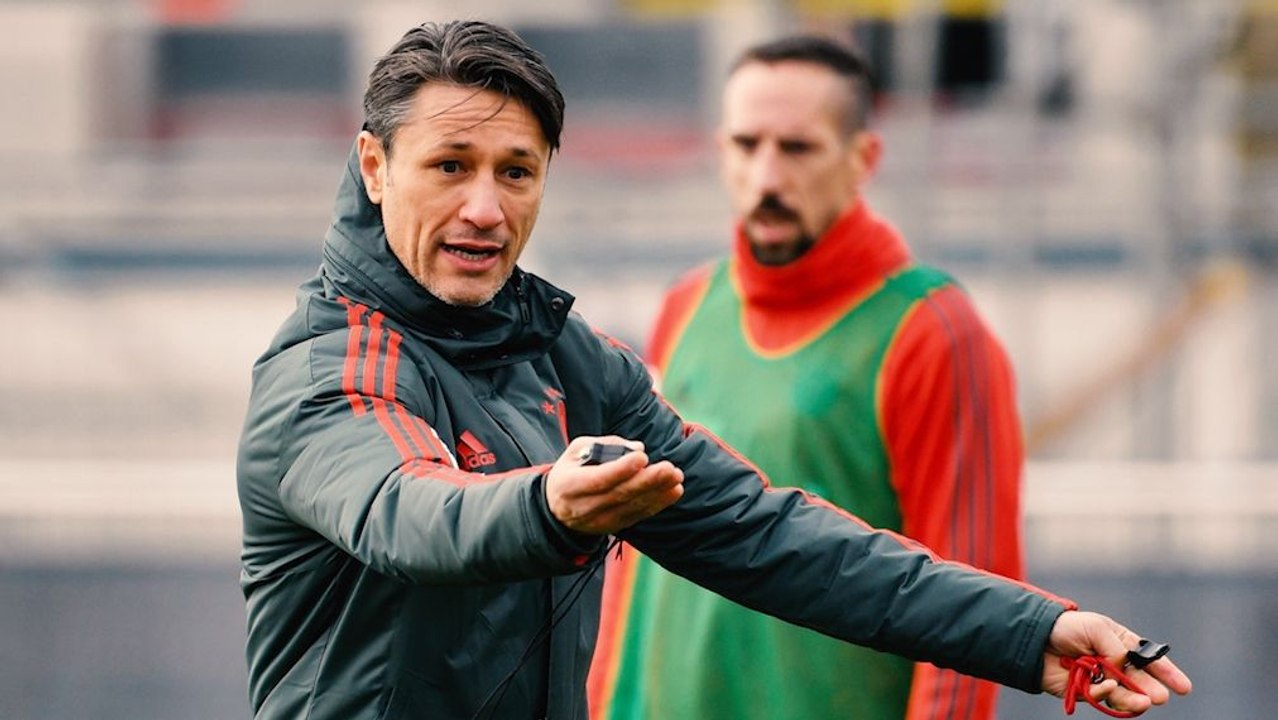 Bayerns Personalsorgen - 'Der aktuelle Kader muss eigentlich reichen'