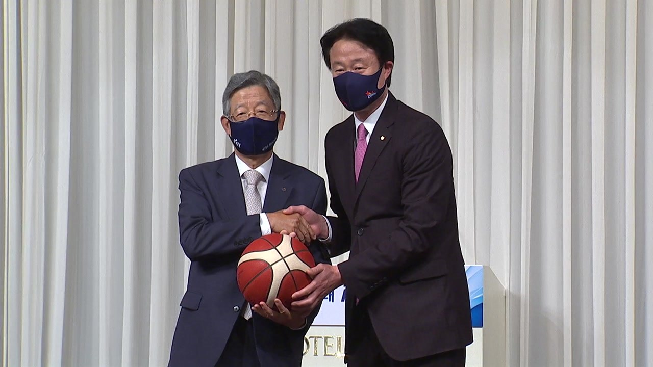 KBL 김희옥 총재 취임..."프로농구 중흥 위해 헌신" / YTN