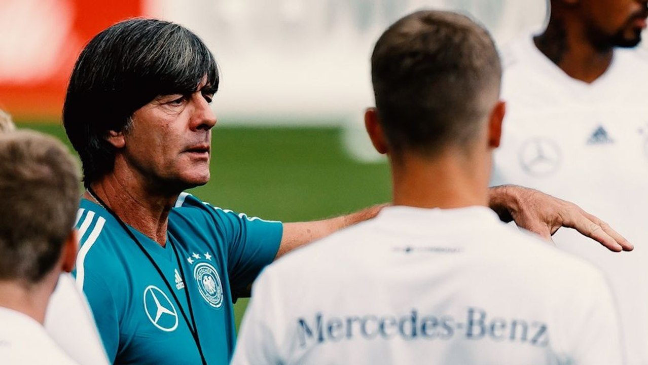 Löw vor dem Neustart gelassen: 'Druck ist immer da'