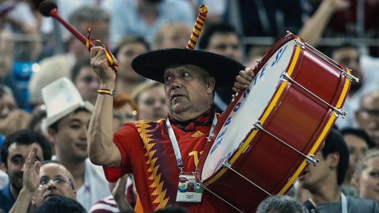 Spaniens bekanntester Fan - Manolo trommelt auch in Russland