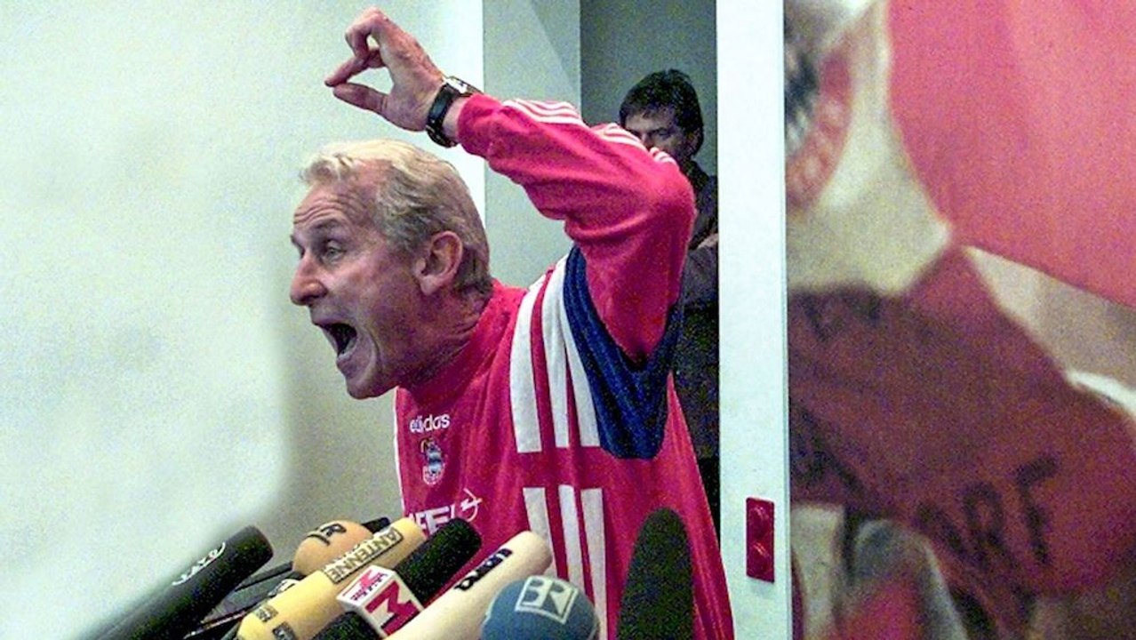 'Wie eine Flasche leer!' - Trapattonis Wutrede feiert Jubiläum