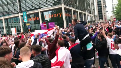 Aufruf an Fußball-Fans und Reisende: WHO warnt vor Sorglosigkeit