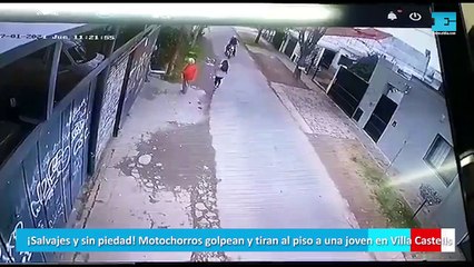 Motochorros golpean y tiran al piso a una joven en Villa Castells