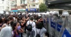 Son dakika haber... İZMİR'DE 'İSTANBUL SÖZLEŞMESİ' KARARINI PROTESTO EDEN KADINLARA BİBER GAZIYLA MÜDAHALE