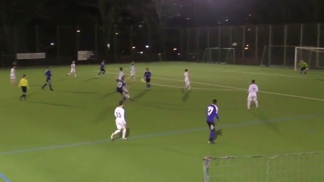 Volley aus 30 Metern - Traumtor von Ex-U-Nationalspieler