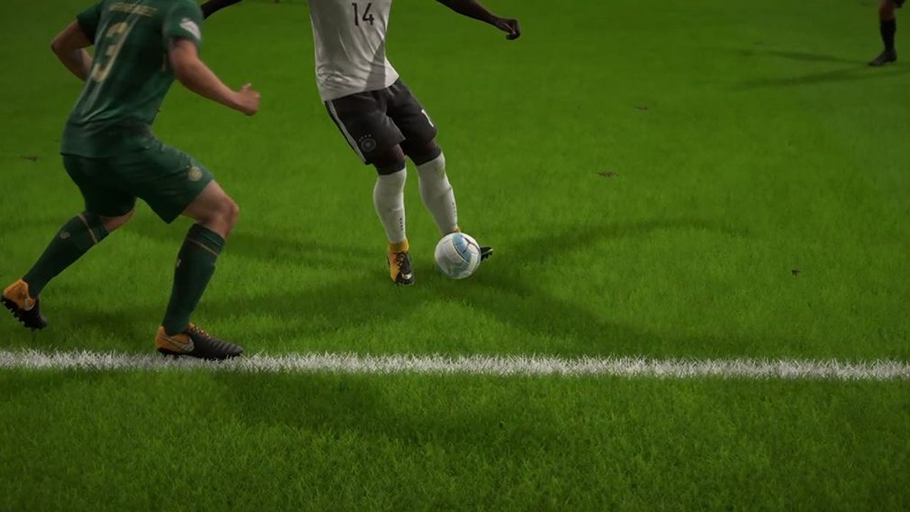 FIFA 18 Tutorial: Scoop Turn