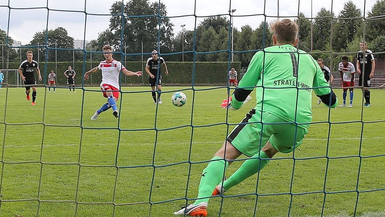 Per Elfmeter - Knöll sichert ersten HSV-Heimsieg