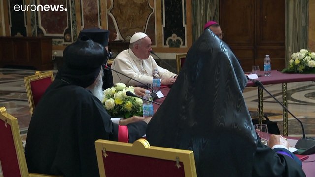 شاهد: في محاولة لإيجاد مخرج للأزمة الاقتصادية...البابا فرنسيس يلتقي قادة كنائس لبنان في الفاتيكان