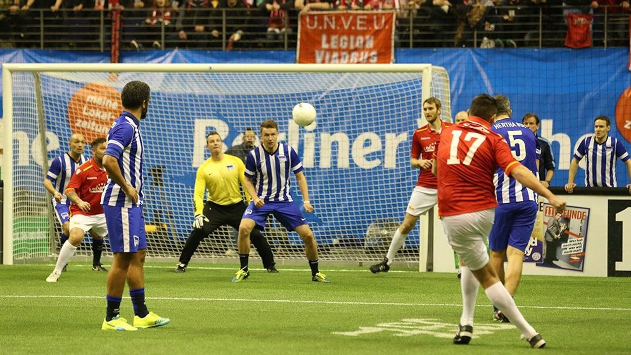 Mattuschka-Kuriosum: Drei direkte Freistöße in der Halle