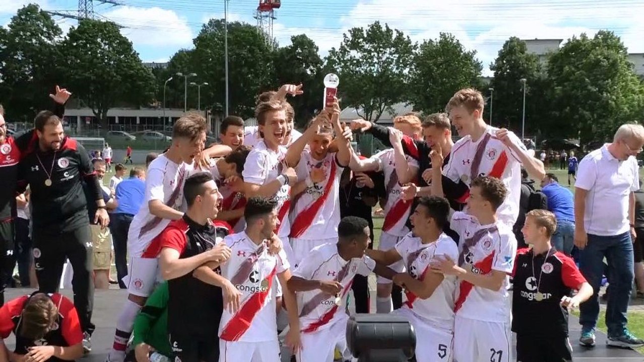 Pokal der B-Junioren für die Boys in Brown