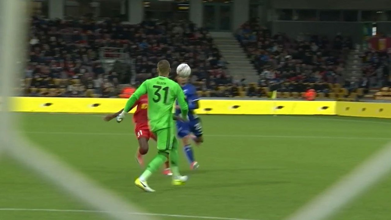 Ein neuer Teil aus der Rubrik der Torwartpatzer