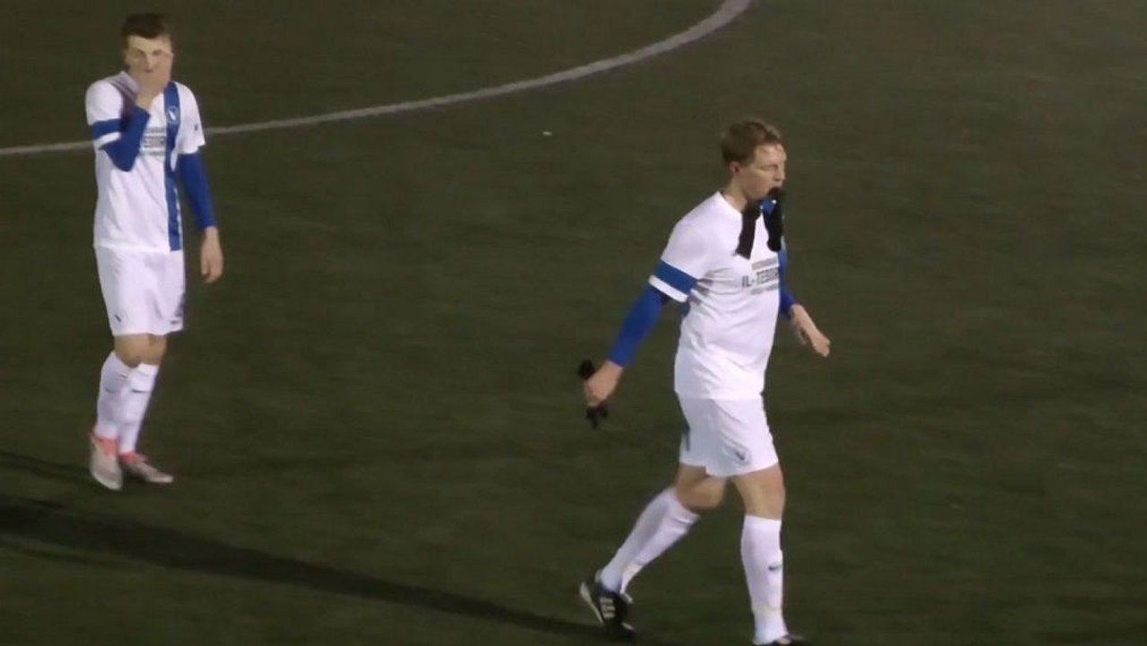 Victoria fabriziert kurioses Eigentor - Ebbers trifft volley