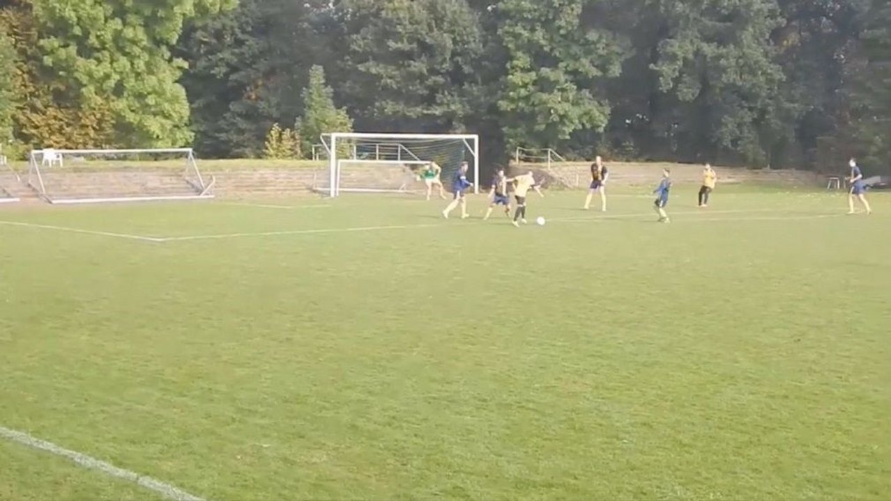 Unhaltbarer Schlenzer!