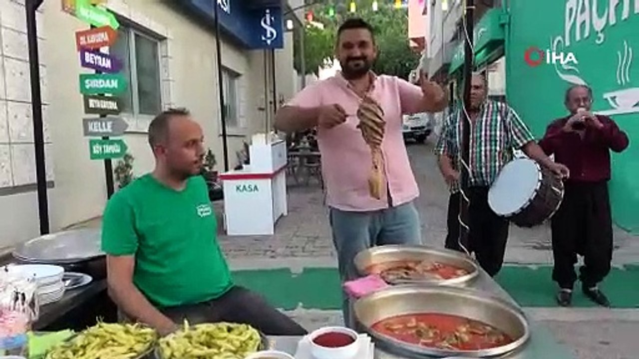 Kısıtlamaya davul zurna ile veda ettiler