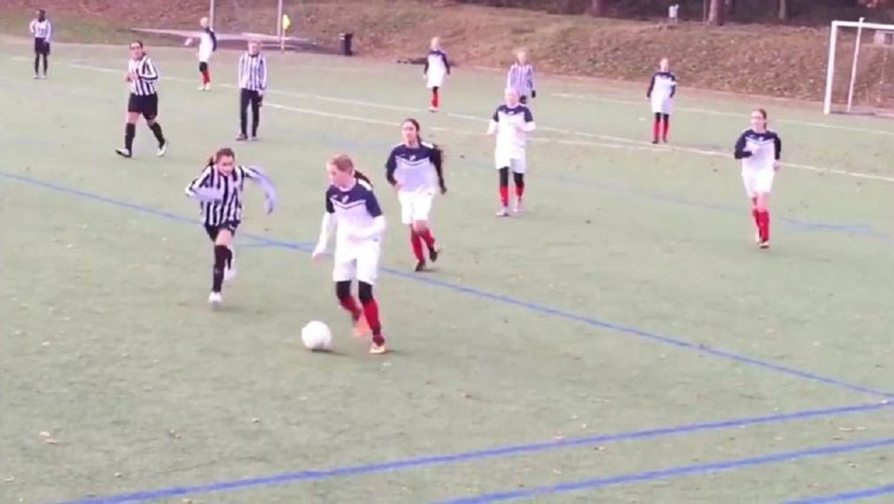 Nach 50 Meter-Solo : C-Juniorin erzielt Traumtor