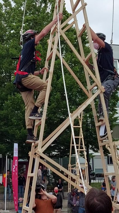 Mons: chaque équipe présente sa structure au concours des chaises pour maîtres-nageurs