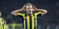 Fenerbahçe'nin eski futbolcusu Kuyt, geçirdiği göz kapağı ameliyatı sonrası değişen görüntüsüyle dikkat çekti